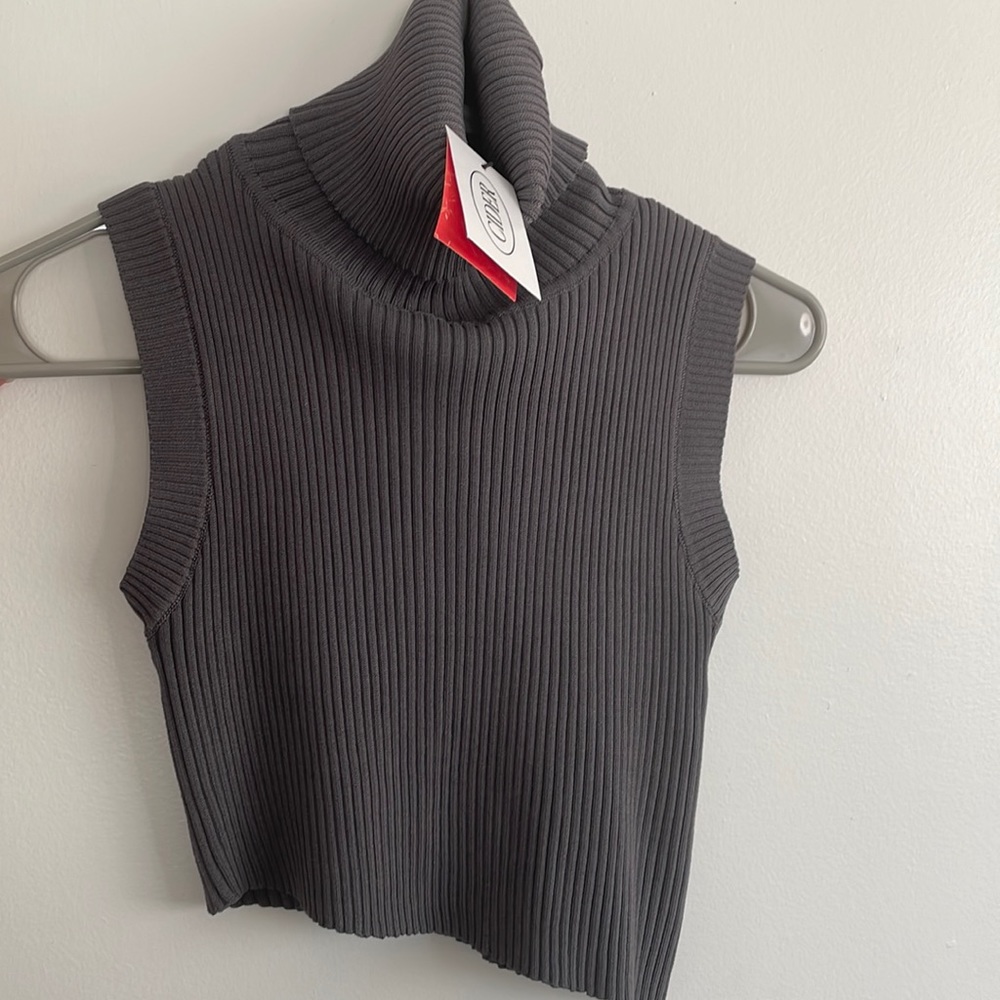 CIDER CROP STYLE TURTLE NECK TOP